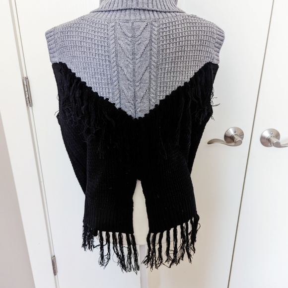 Rebecca Elliott sweater - Picture 3 of 3